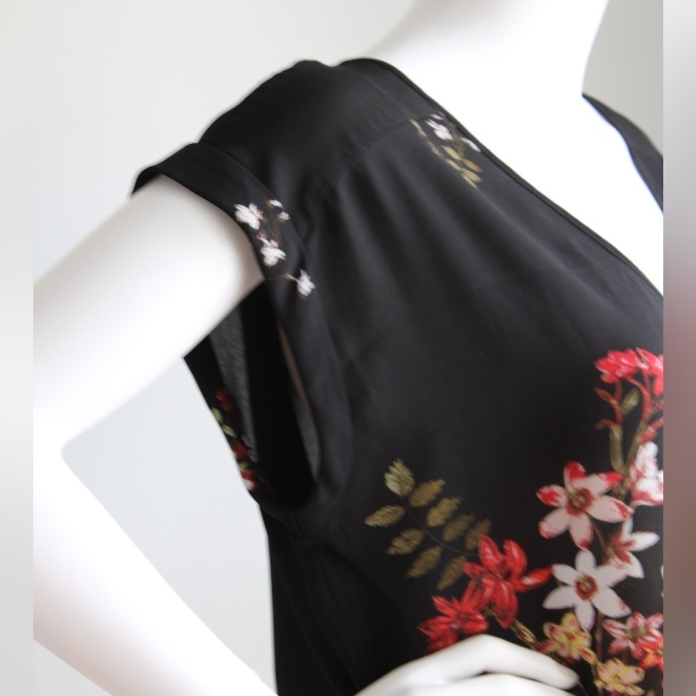 New York & Co. 7th Avenue Floral Print Cap Short Sleeve Women’s Blouse Medium - Picture 3 of 8